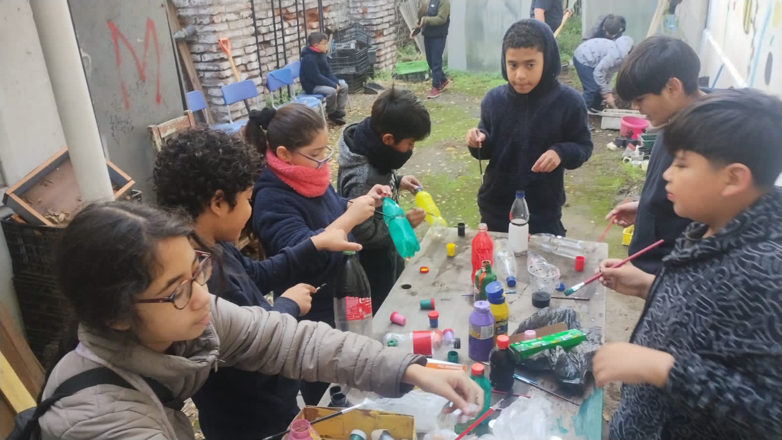 BRIGADA MEDIO AMBIENTAL LAS ABEJITAS